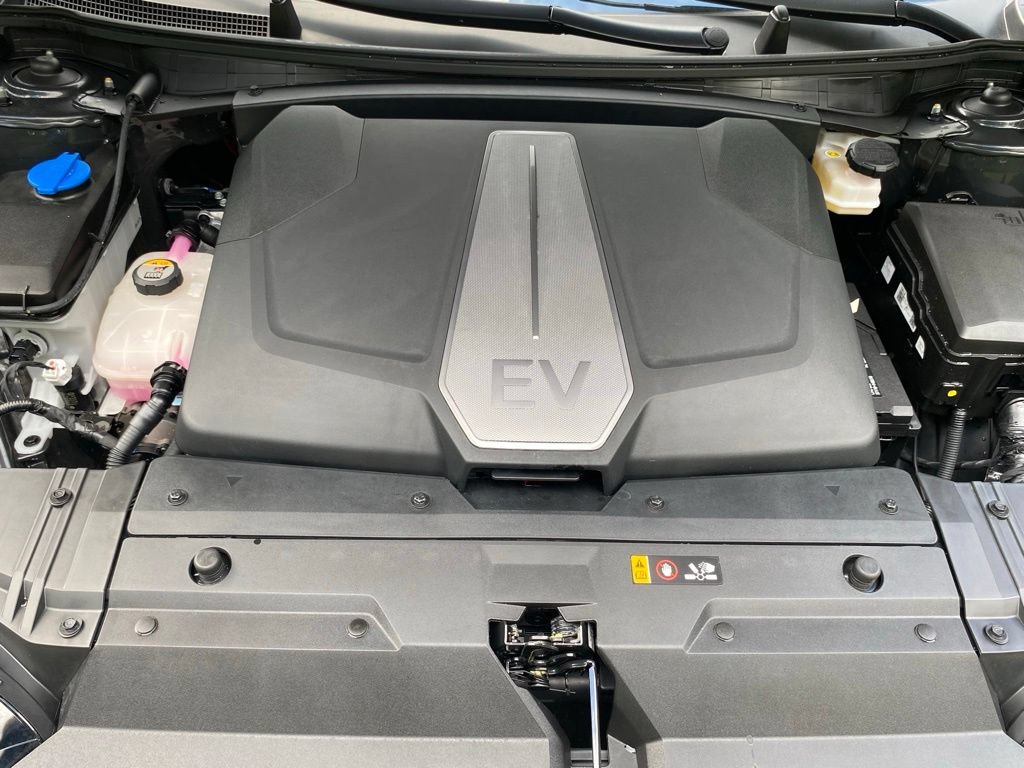 Used 2024 Kia EV6 Light RWD image 12
