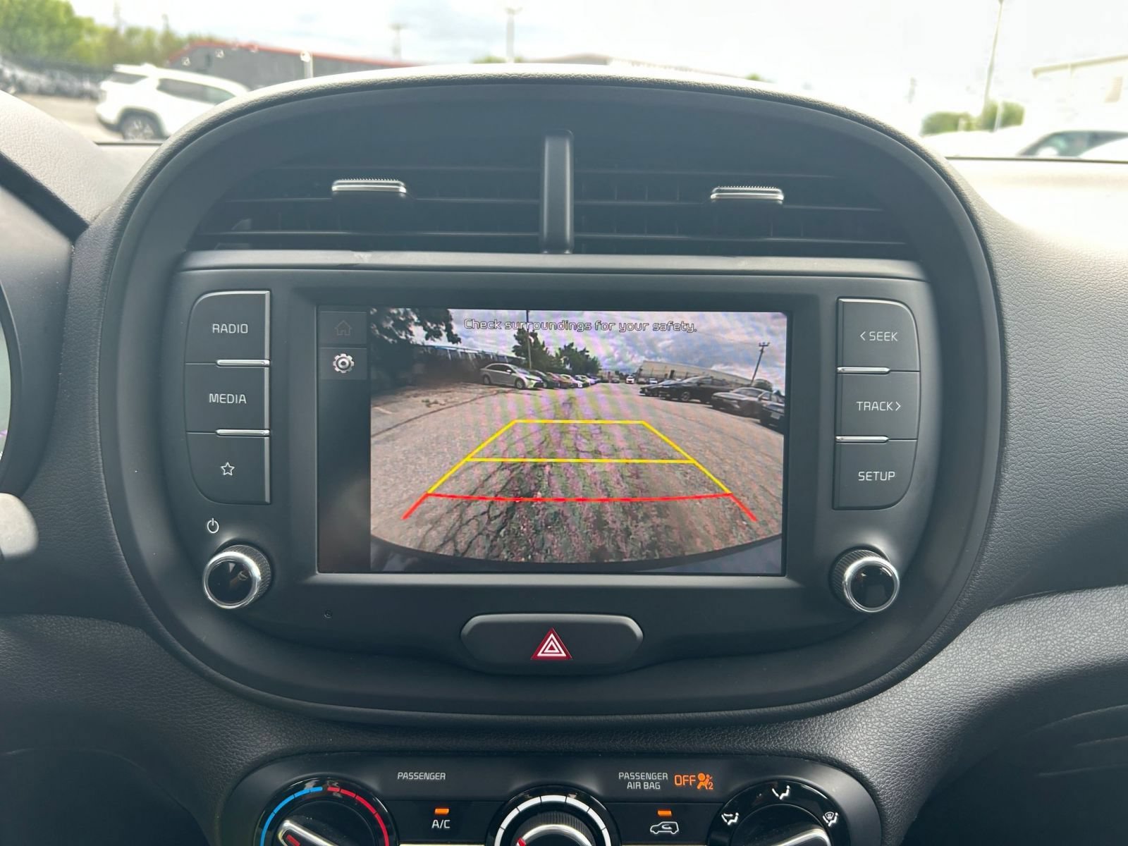 Used 2025 Kia Soul LX w/ LX Technology Package FWD image 20
