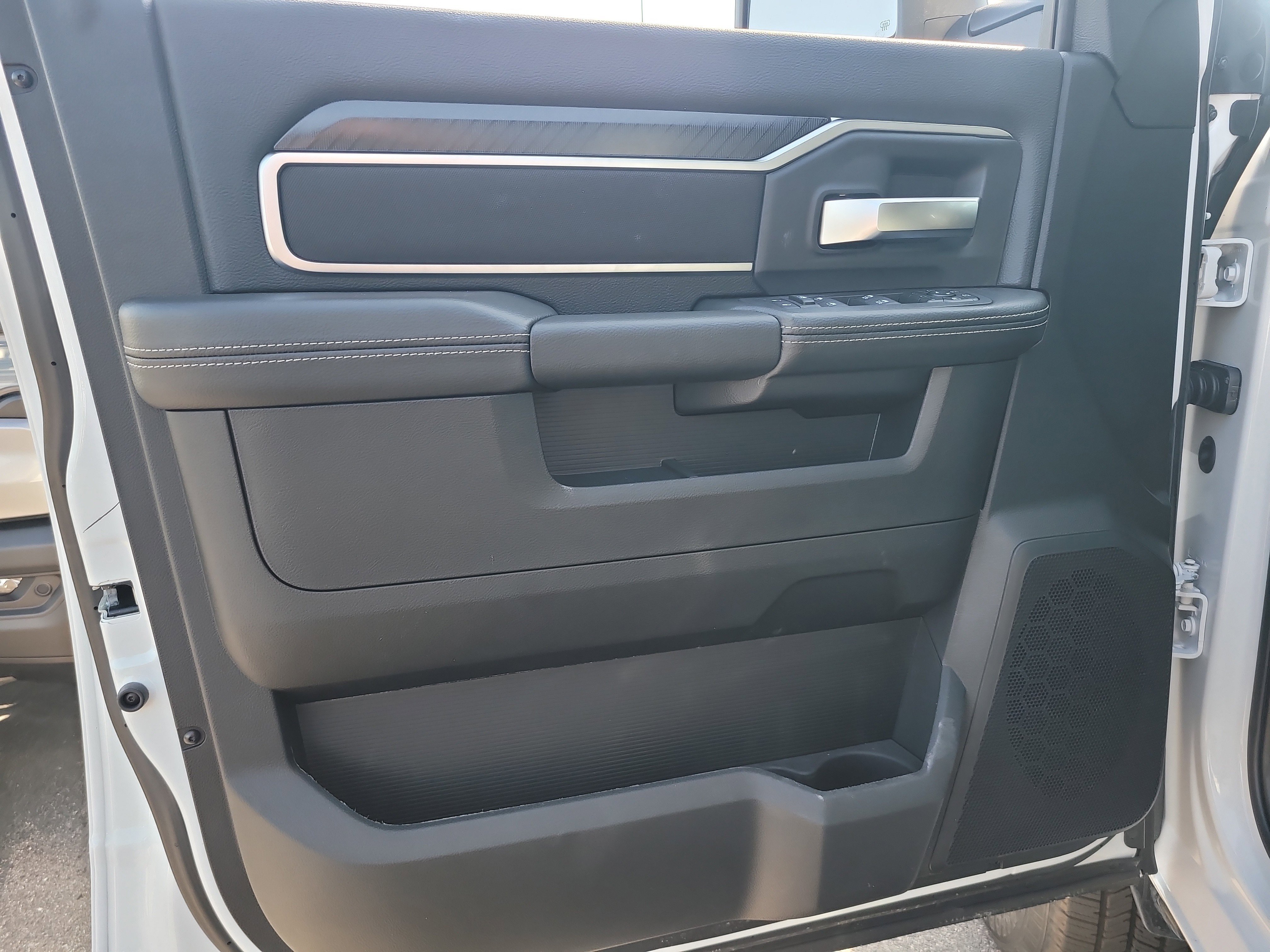 New 2026 RAM 3500 Big Horn AWD/4WD image 12