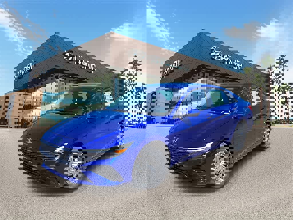 New 2025 Hyundai Elantra SE
