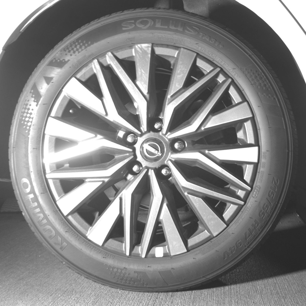 Used 2025 Nissan Altima 2.5 SV FWD image 15