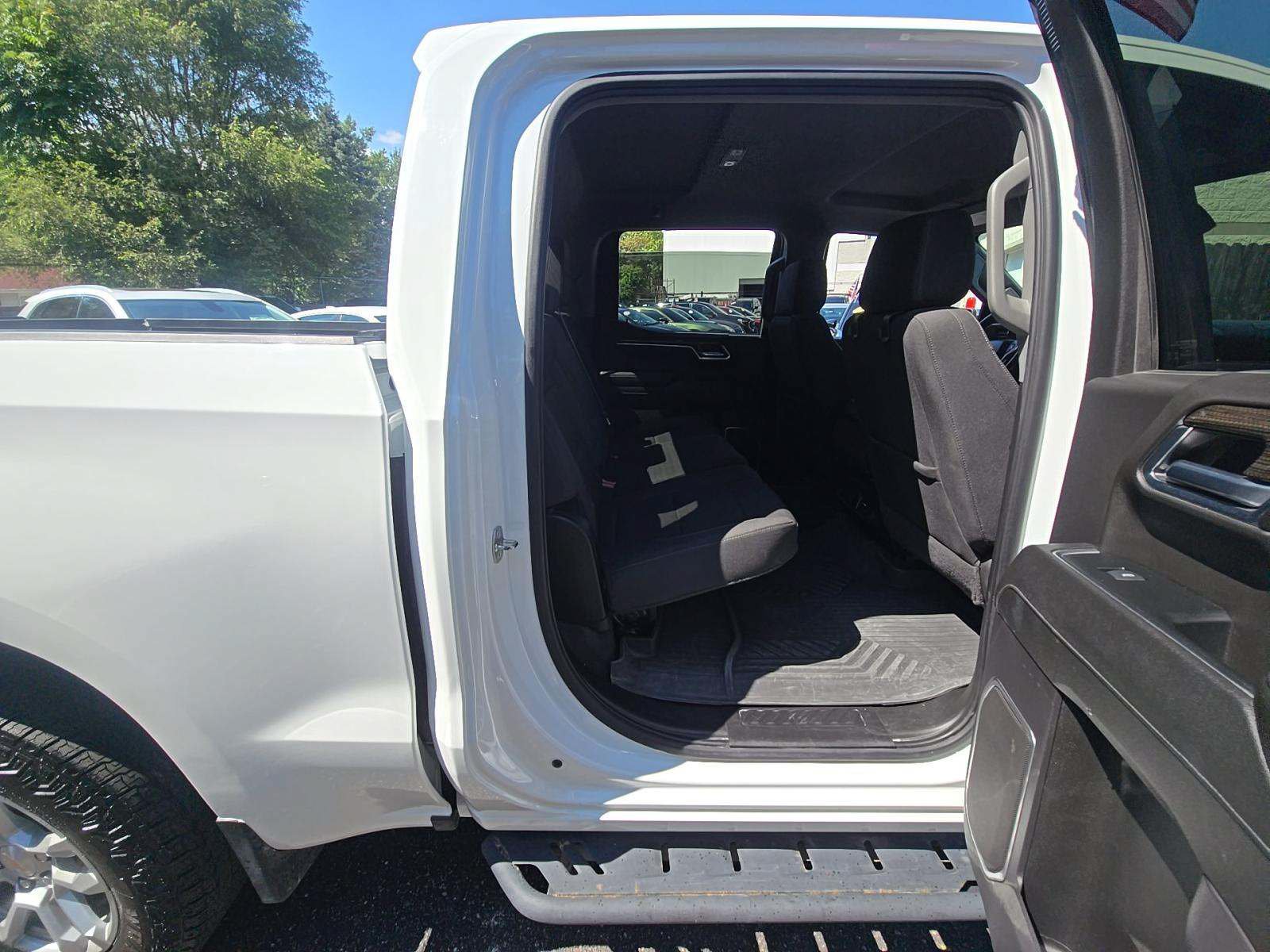 Used 2024 Chevrolet Silverado 1500 LT AWD/4WD image 40