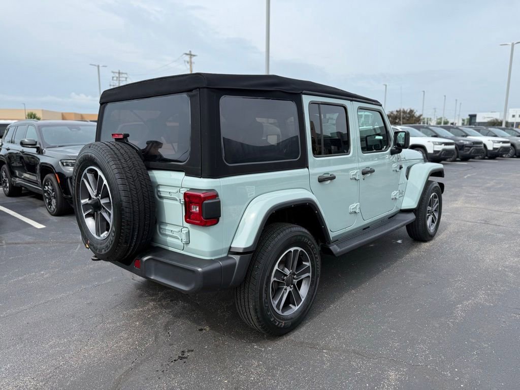 Used 2023 Jeep Wrangler Unlimited Sahara w/ LED Lighting Group AWD/4WD image 3