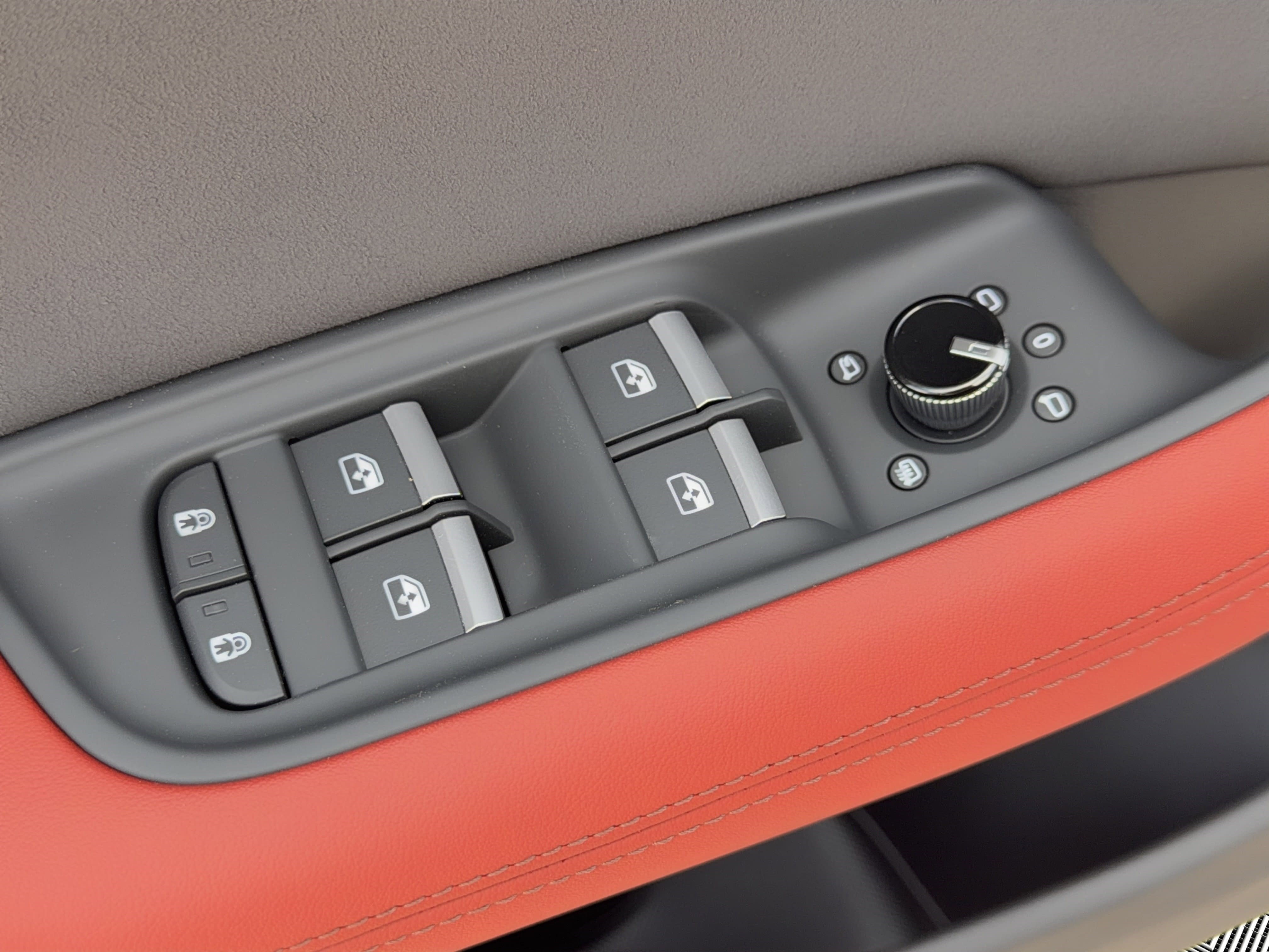 New 2026 Audi SQ8 Premium Plus image 15