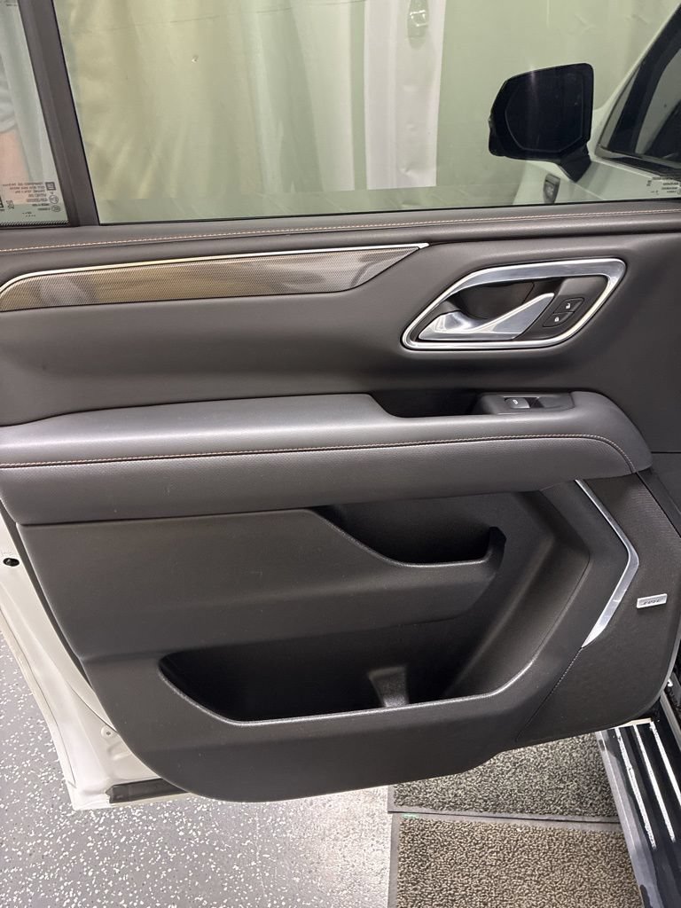 Used 2023 GMC Yukon XL AT4 w/ AT4 Premium Package AWD/4WD image 30
