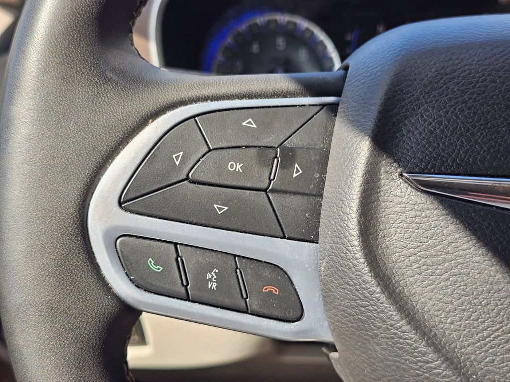Used 2022 Chrysler Voyager LX FWD image 24