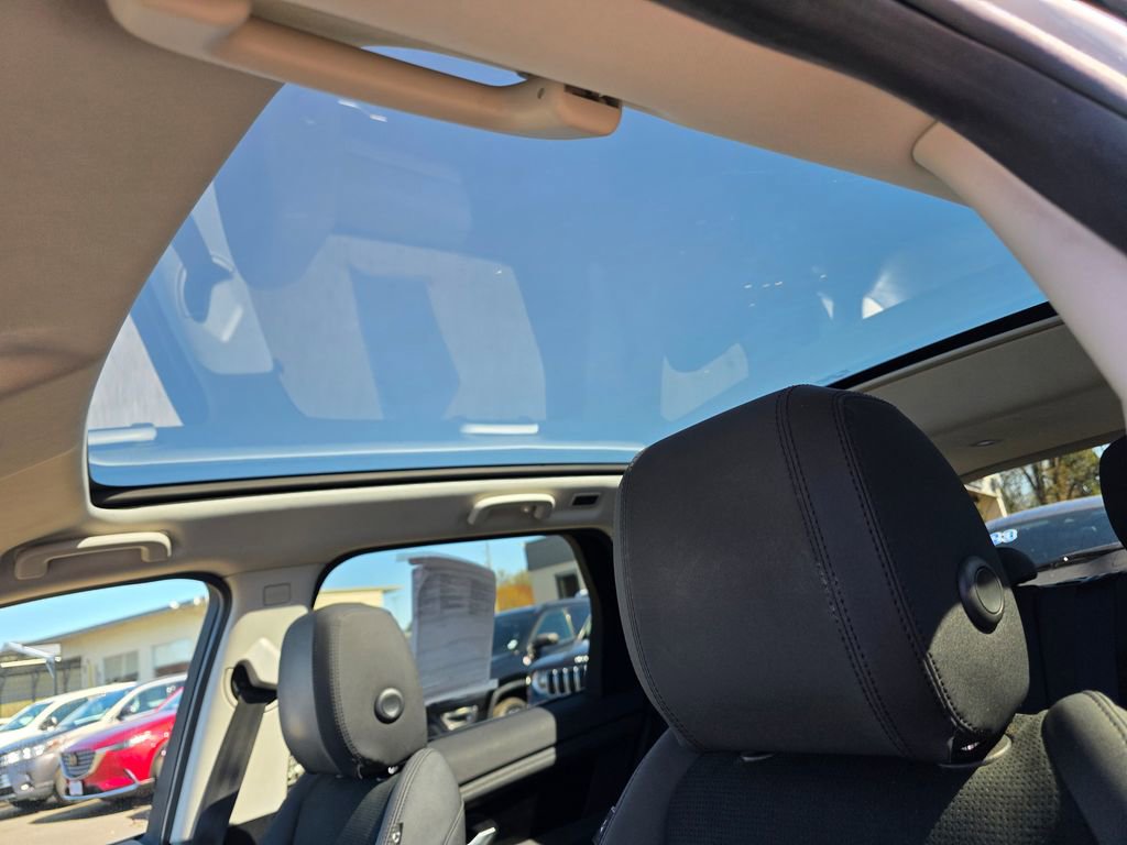 Used 2020 Land Rover Discovery Sport image 14