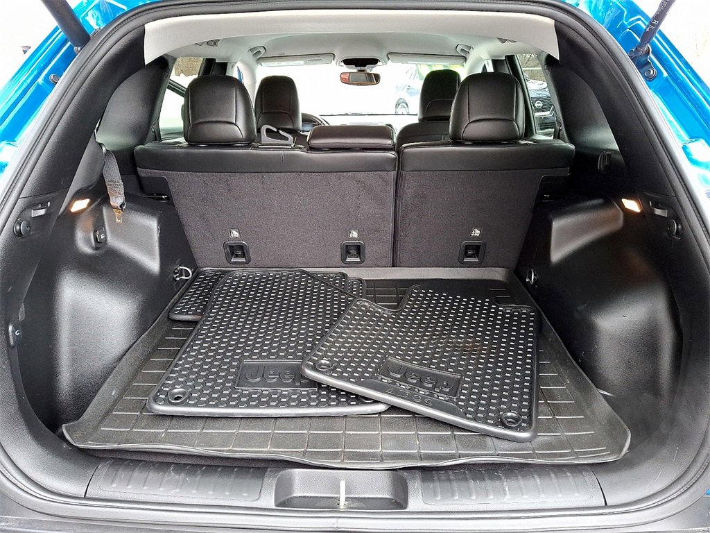 Used 2020 Jeep Cherokee Trailhawk w/ Comfort/Convenience Group image 28