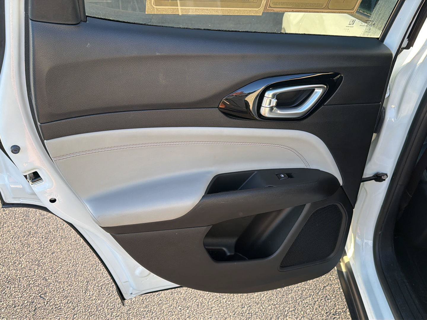 Used 2024 Jeep Compass Limited AWD/4WD image 17