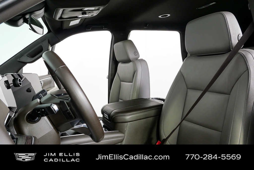 Used 2025 Chevrolet Tahoe LT RWD image 5