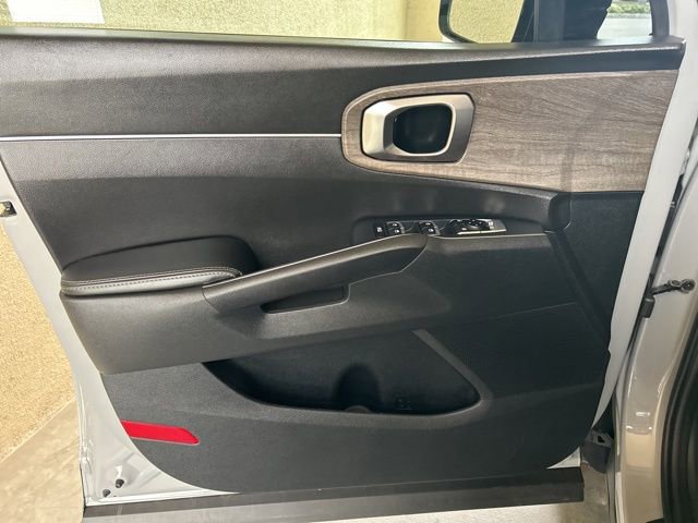 Used 2023 Kia Sorento EX w/ Panoramic Sunroof Package image 16