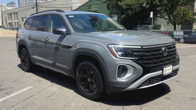 New 2026 Volkswagen Atlas Peak Edition AWD/4WD image 2