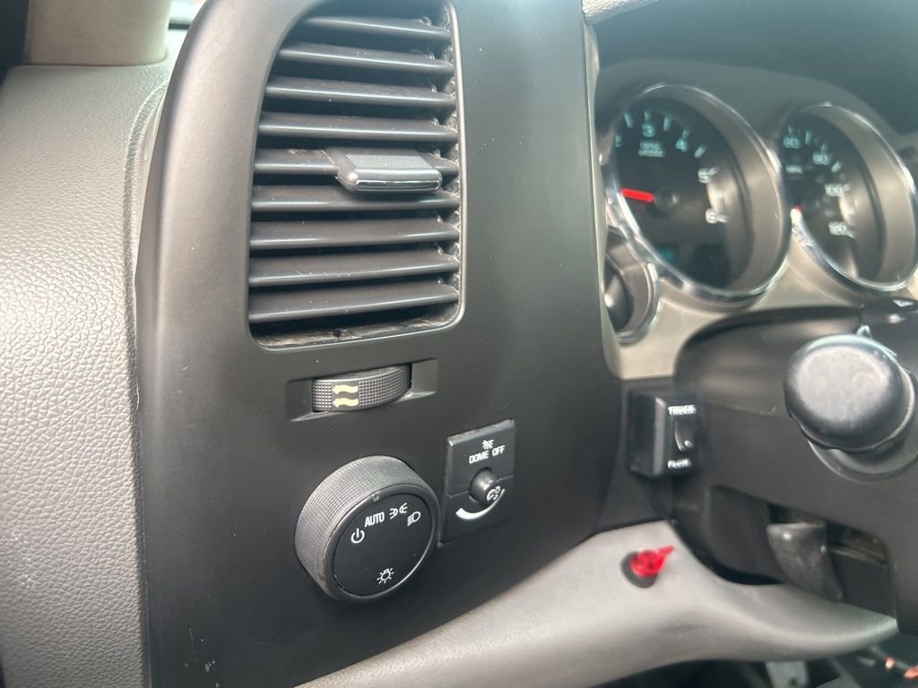 Used 2013 Chevrolet Silverado 2500 W/T w/ Snow Plow Prep Package image 18