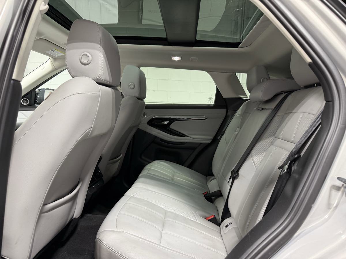 Used 2022 Land Rover Range Rover Evoque SE image 18