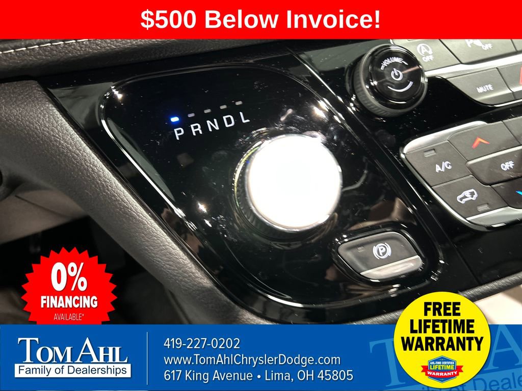 New 2026 Chrysler Pacifica Select image 18