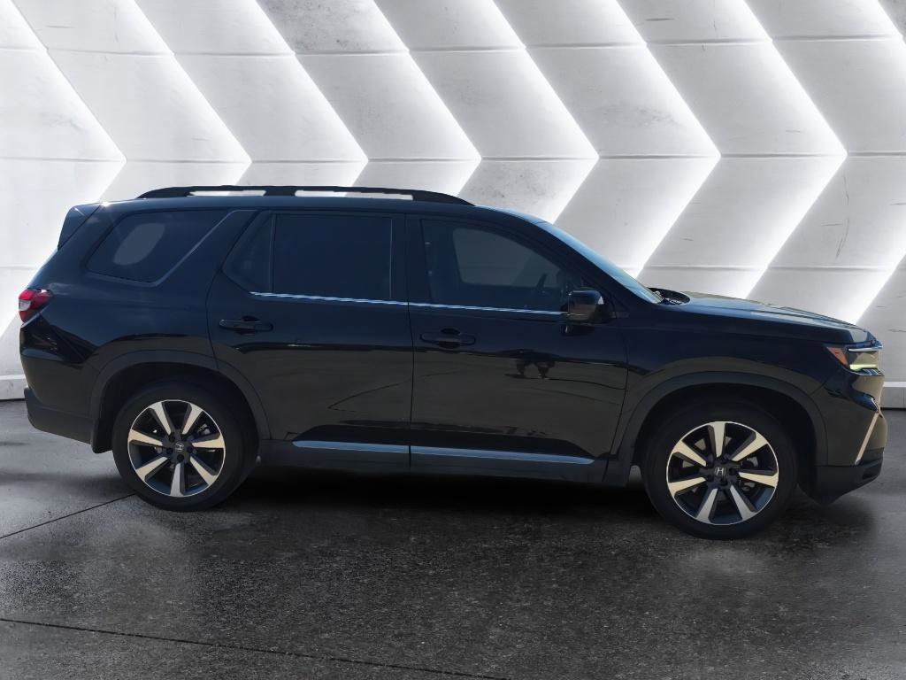 Used 2025 Honda Pilot Elite image 4