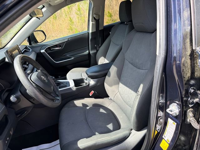 Used 2022 Toyota RAV4 XLE image 9