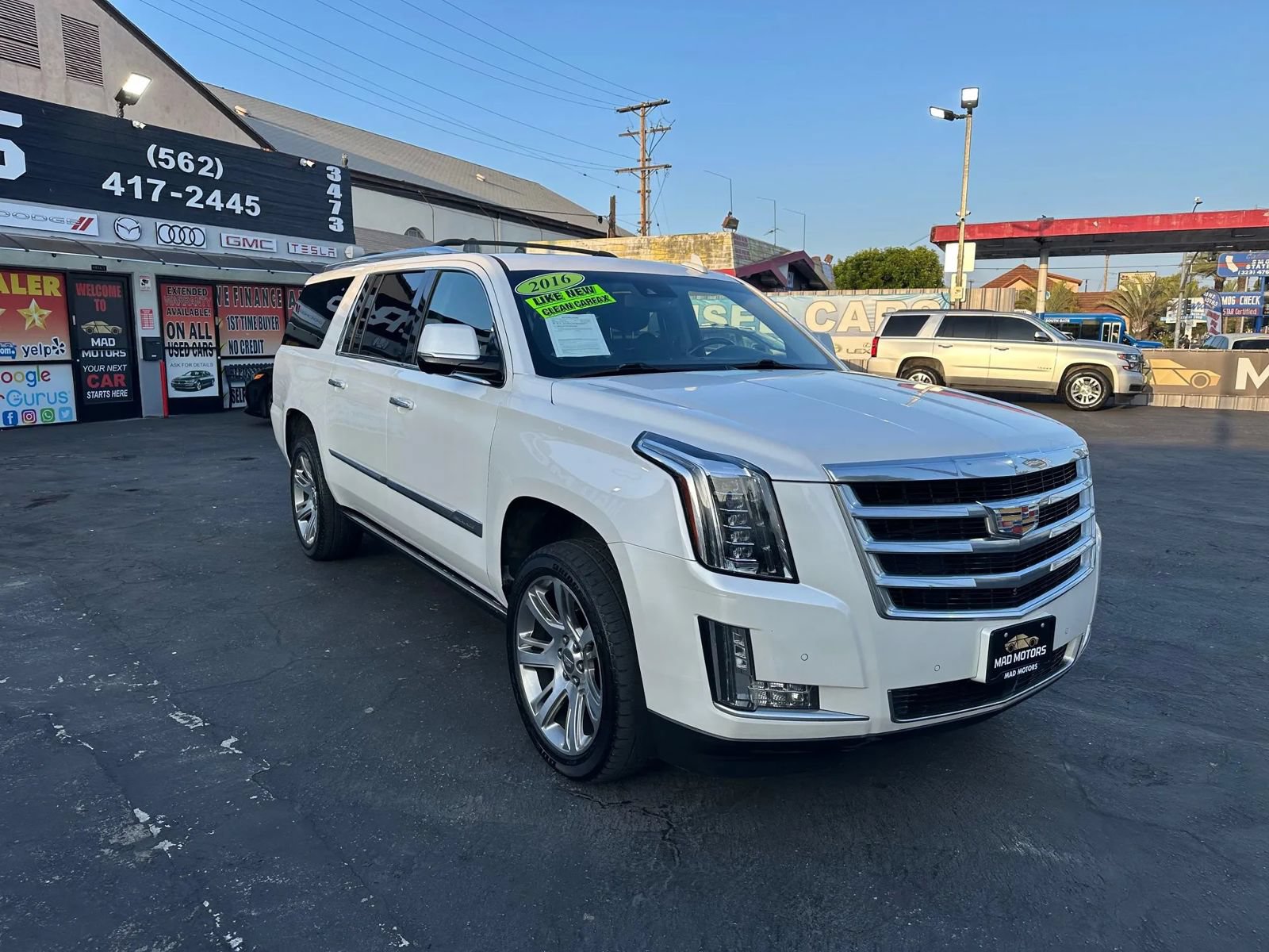 Used 2016 Cadillac Escalade ESV Premium RWD image 2