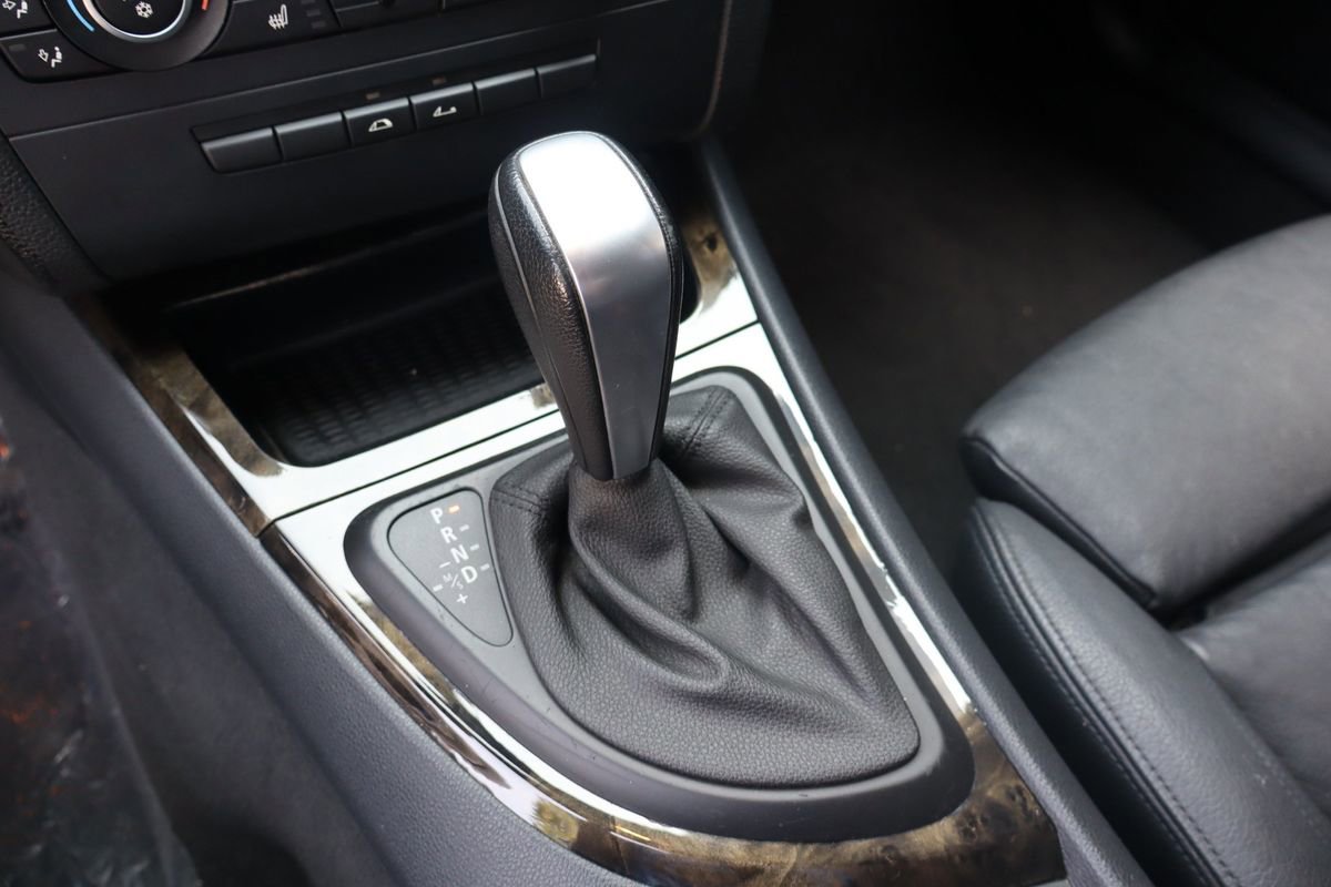 Used 2010 BMW 135i Convertible image 17