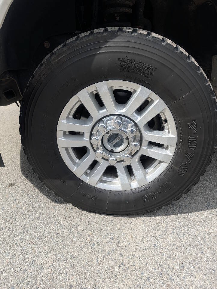 Used 2019 Ford F350 XLT w/ Camper Package AWD/4WD image 13