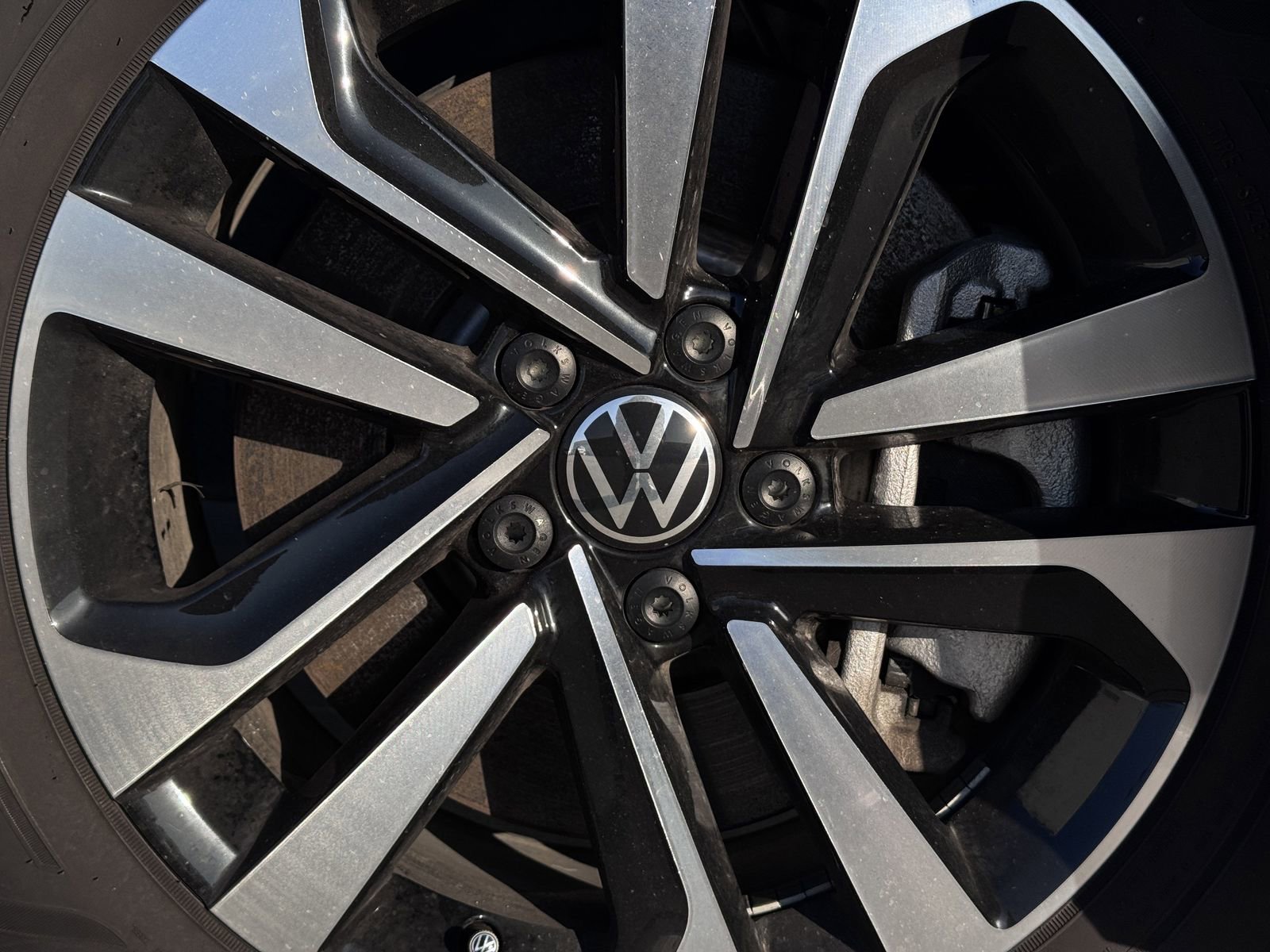 New 2024 Volkswagen Tiguan S FWD image 10