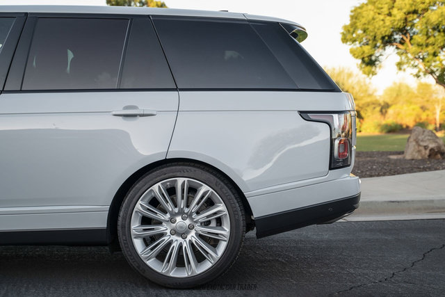 Used 2019 Land Rover Range Rover Supercharged AWD/4WD image 5