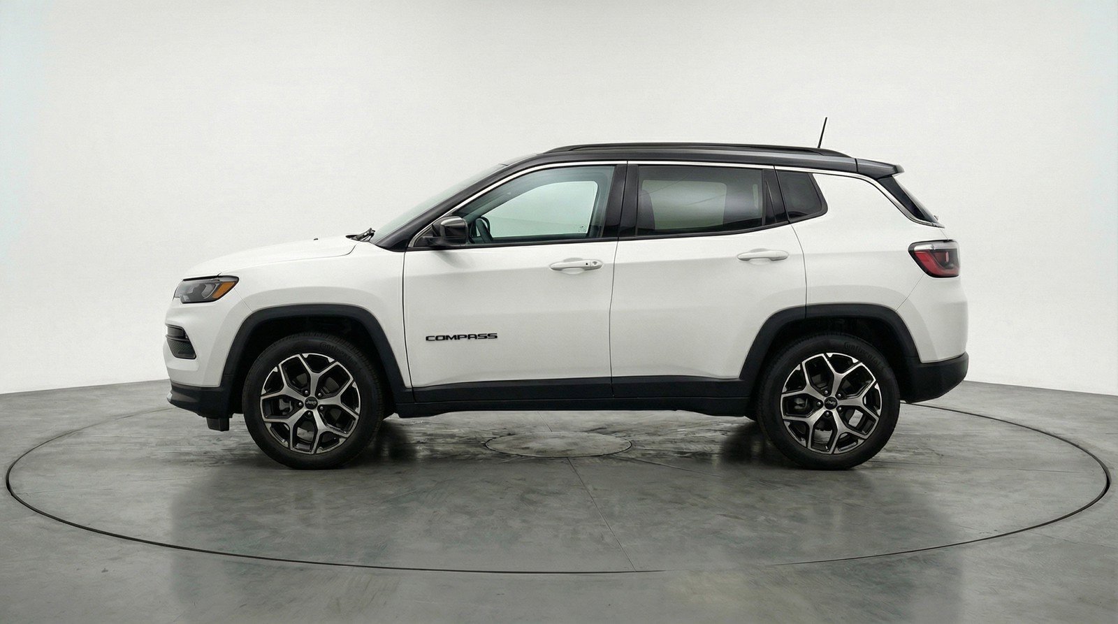 Used 2025 Jeep Compass Limited image 5
