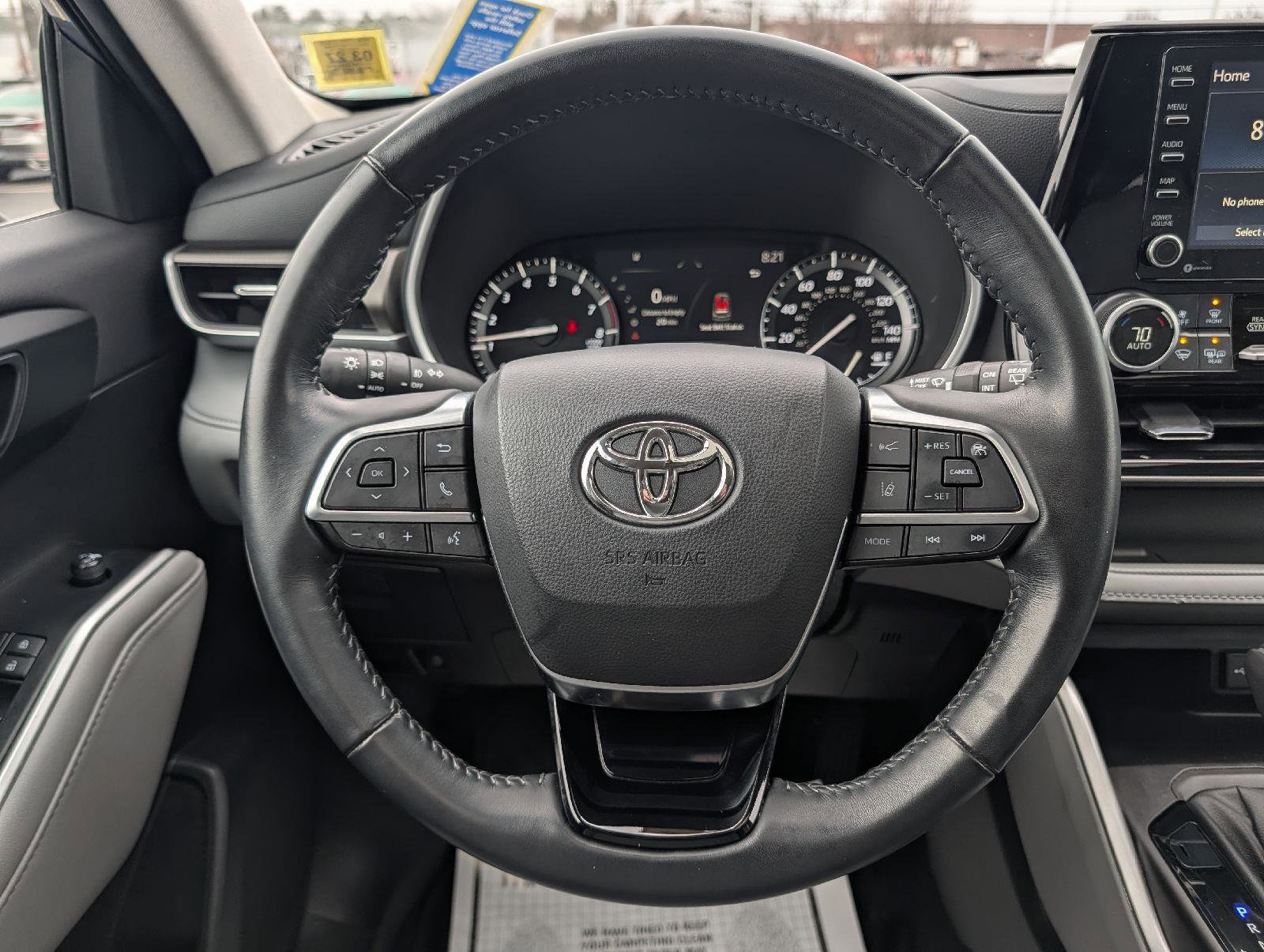 Used 2021 Toyota Highlander XLE image 12