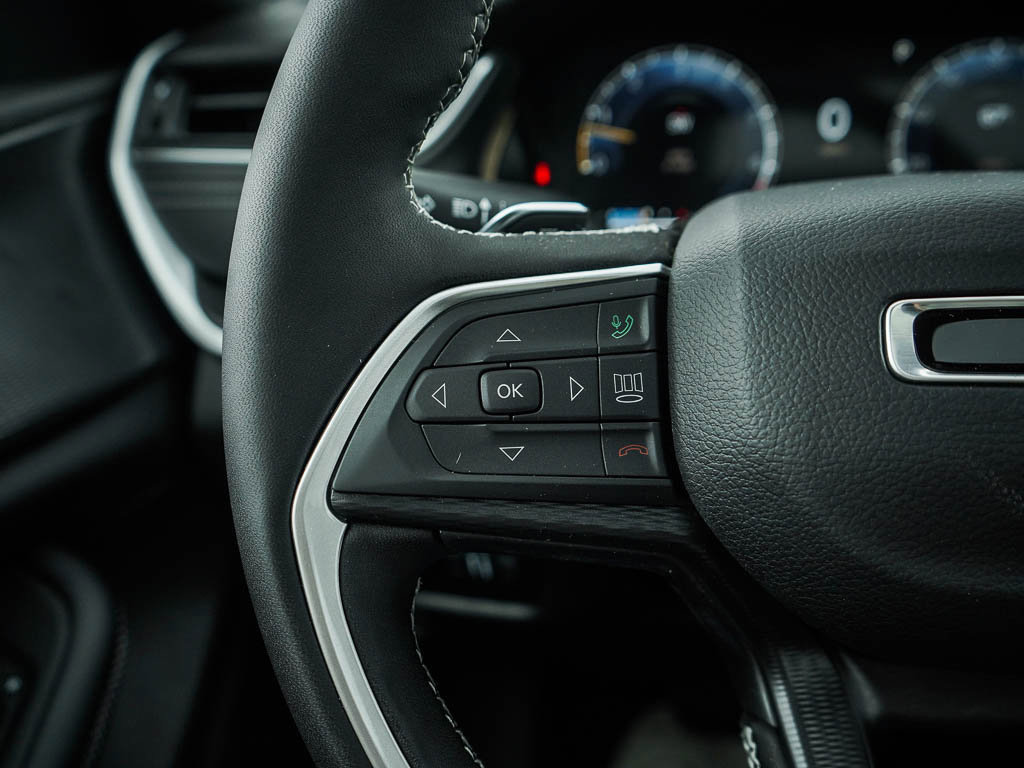 New 2025 Jeep Grand Cherokee L Laredo w/ Luxury Tech Group I image 21