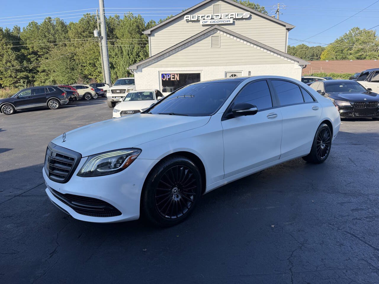 Used 2019 Mercedes-Benz S 560 4MATIC Sedan image 1