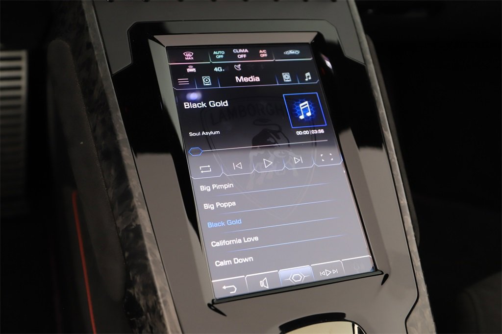 Used 2024 Lamborghini Huracan EVO image 23