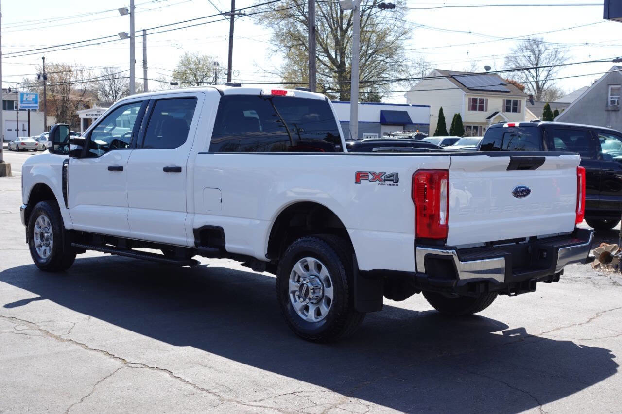Used 2024 Ford F250 XLT w/ FX4 Off-Road Package image 2