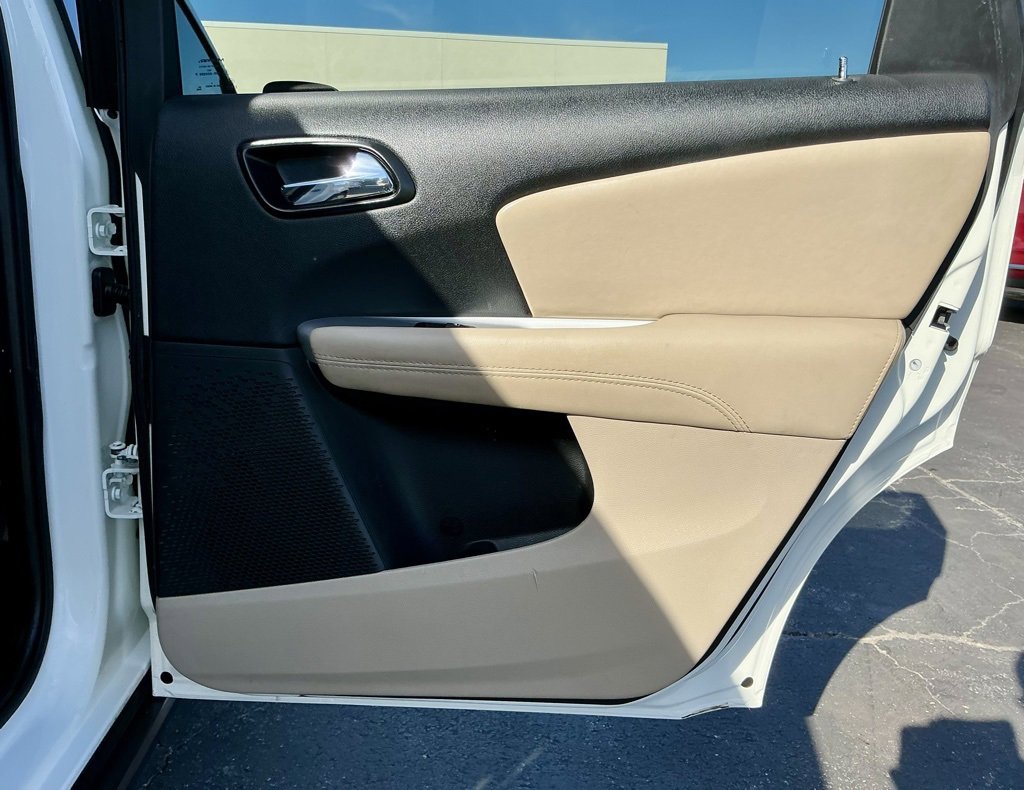 Used 2020 Dodge Journey SE image 25