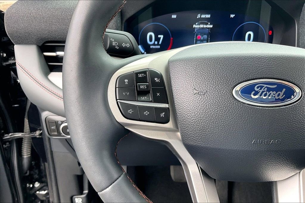 Used 2025 Ford Explorer Active w/ Active Comfort Package AWD/4WD image 16