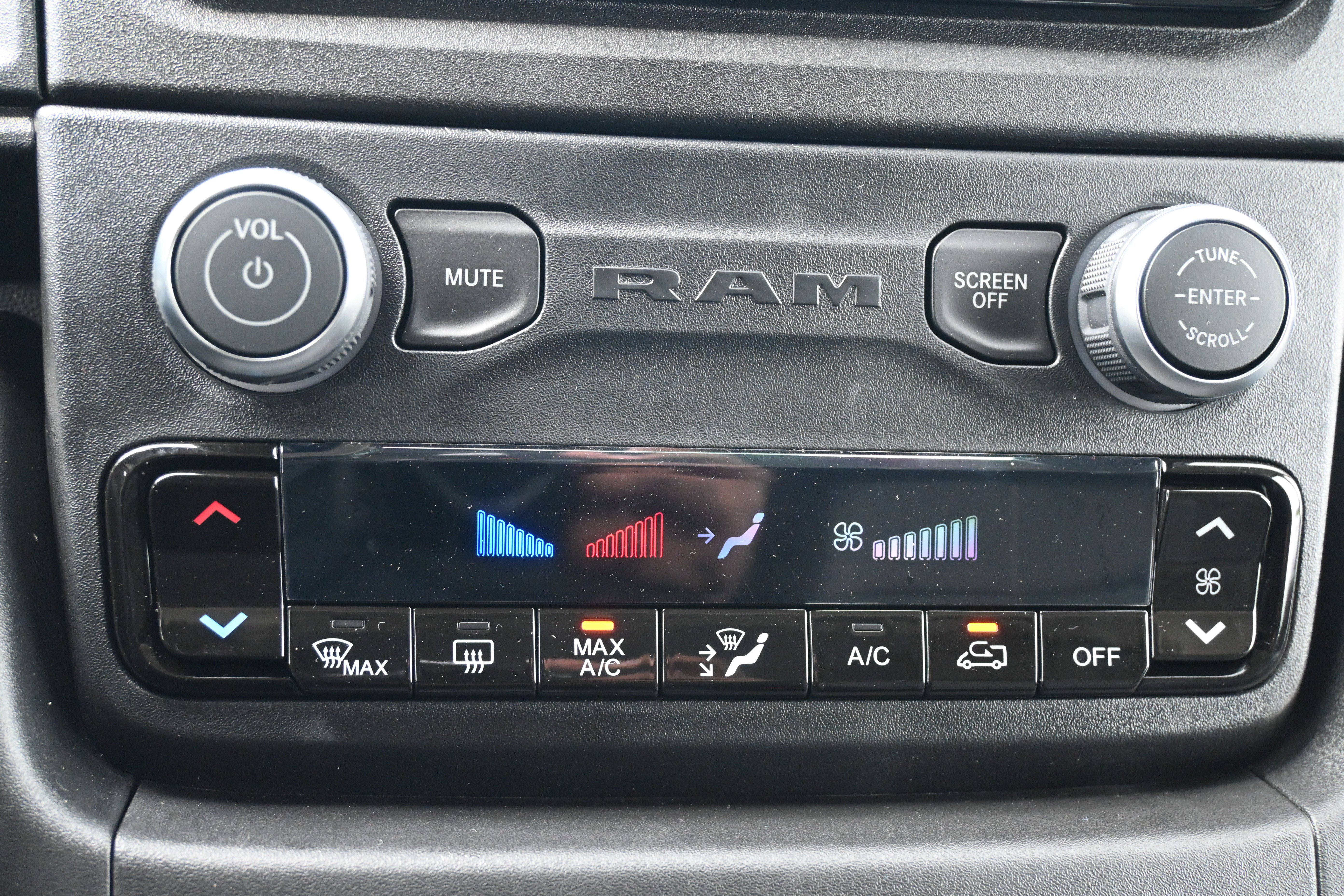 New 2026 RAM ProMaster 2500 w/ Convenience Group FWD image 23