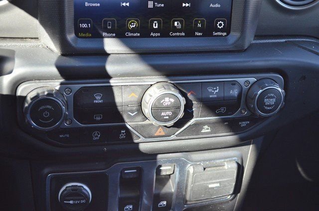 Used 2023 Jeep Wrangler Sport S image 31