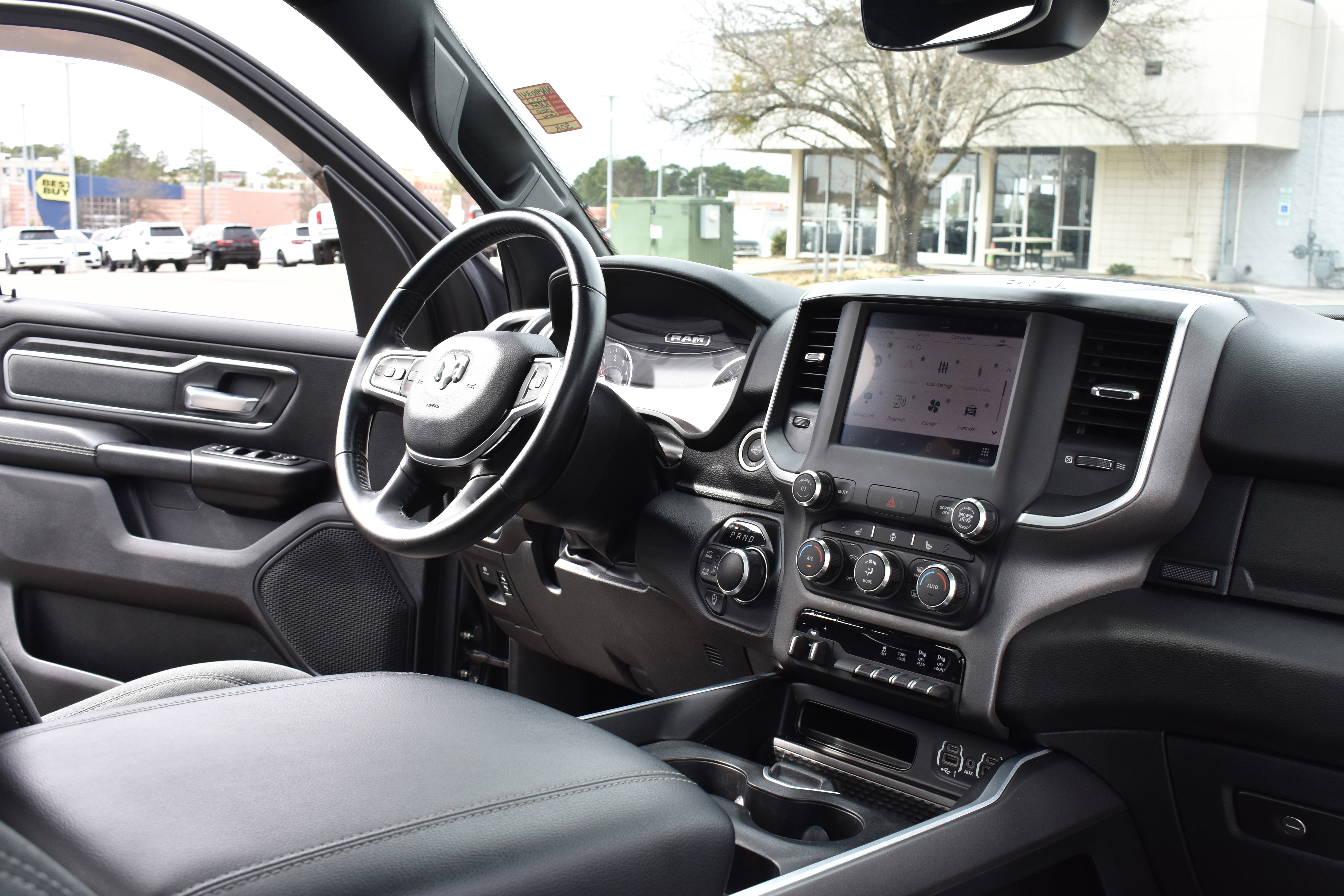 Used 2022 RAM 1500 Big Horn image 32