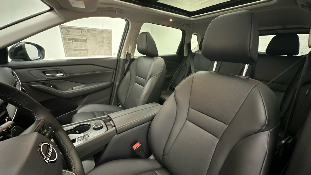 New 2026 Nissan Rogue Dark Armor AWD/4WD image 9