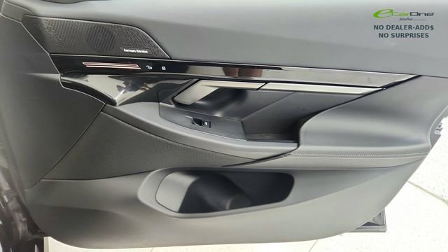 Used 2024 BMW 530i image 23