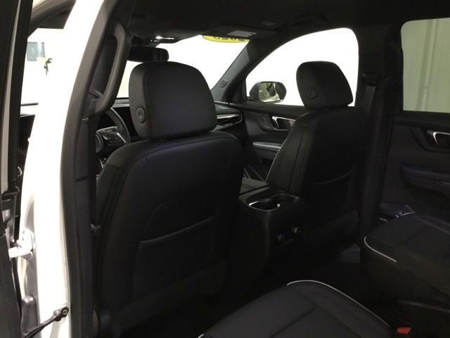Used 2025 Buick Enclave Preferred AWD/4WD image 39