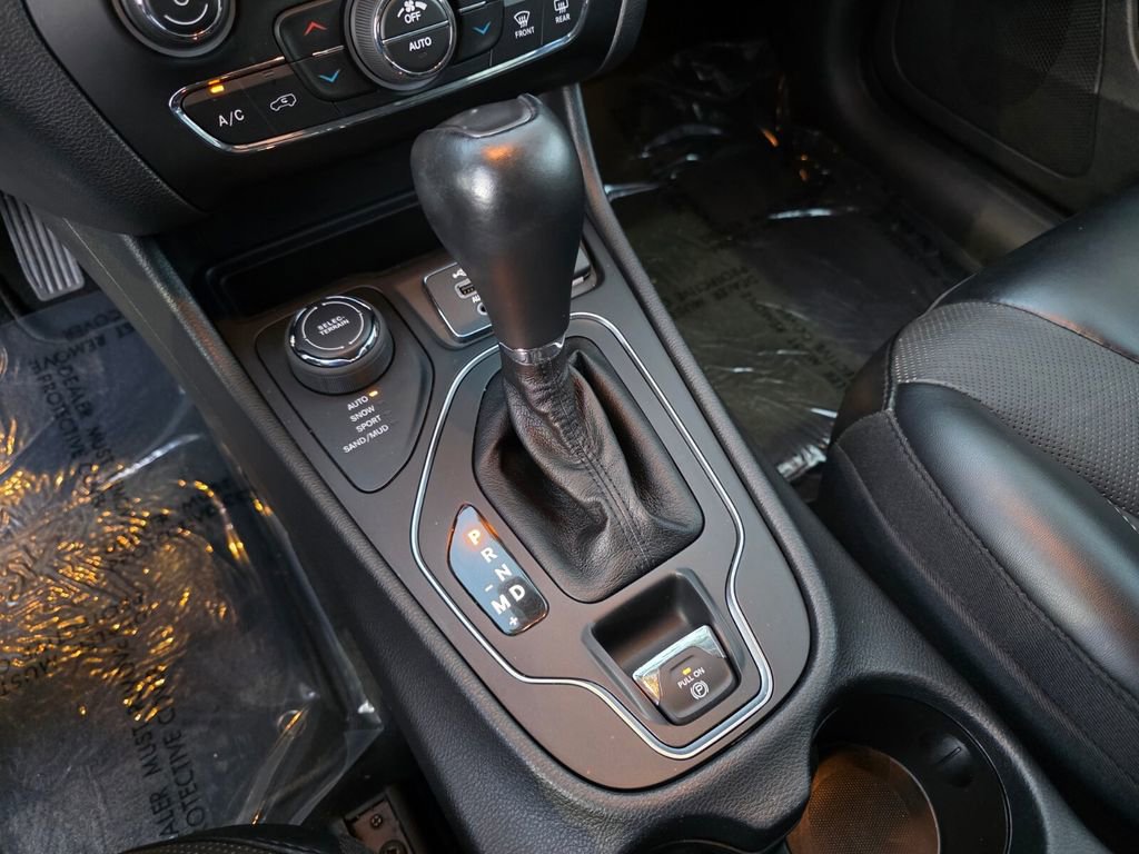 Used 2022 Jeep Cherokee Latitude Lux w/ Sun & Sound Group image 26