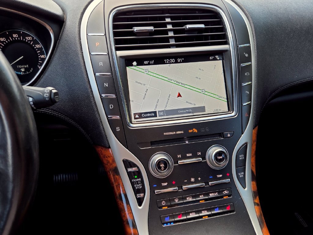Used 2018 Lincoln MKX Reserve w/ Driver Assistance Package FWD image 24