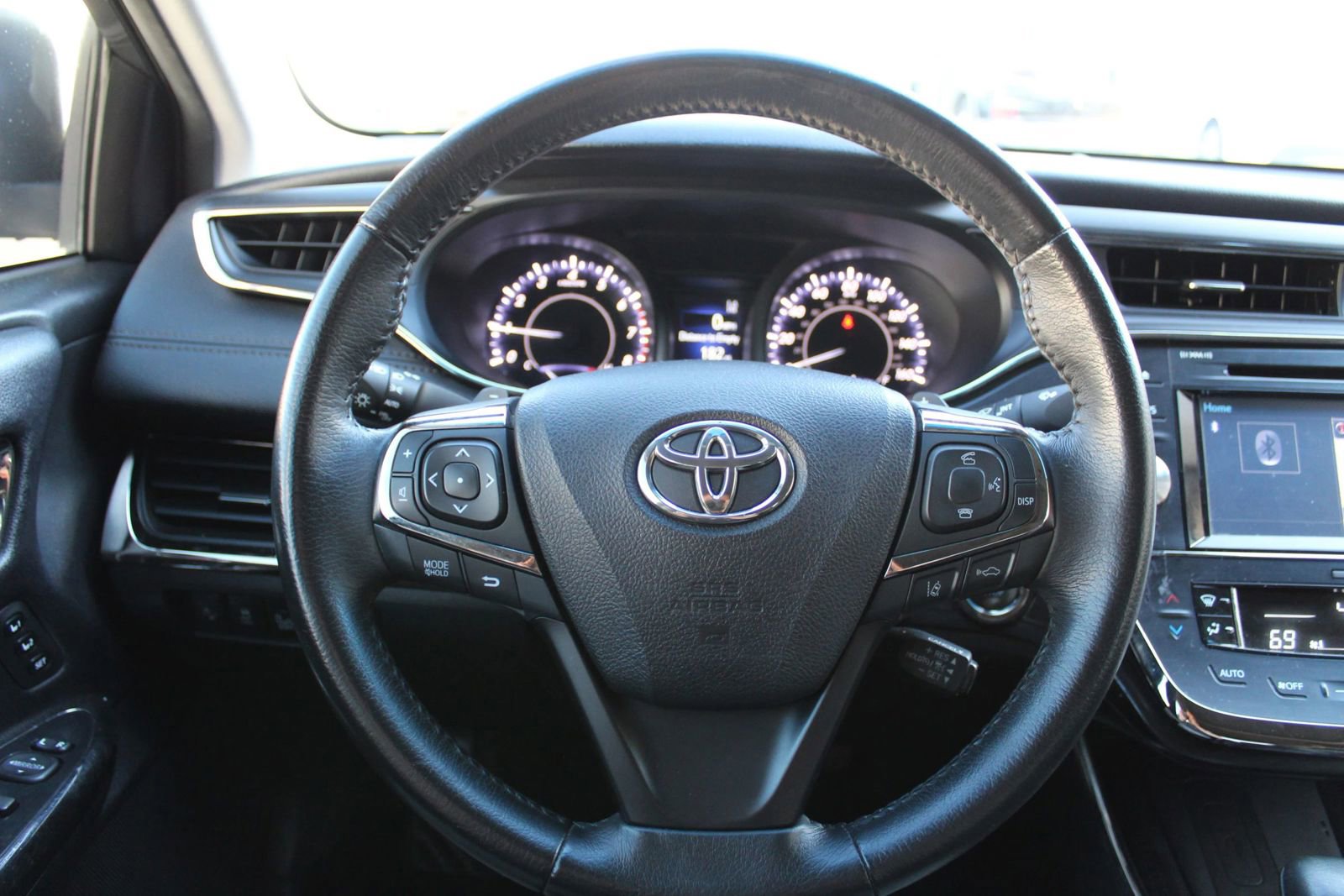 Used 2017 Toyota Avalon XLE Premium w/ Preferred Accessory Package FWD image 15
