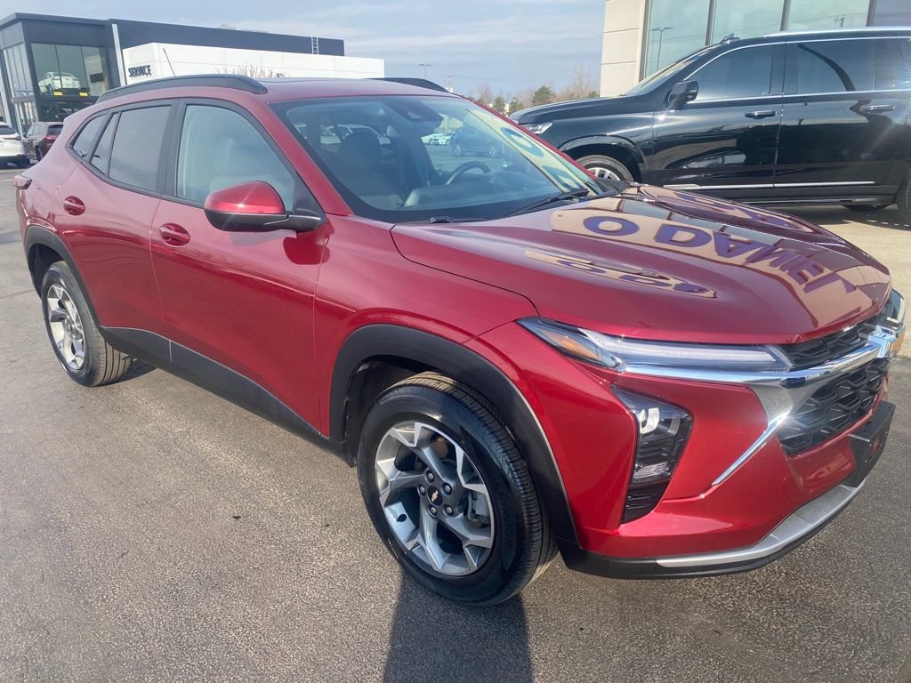 Used 2024 Chevrolet Trax LT w/ Sunroof Package
