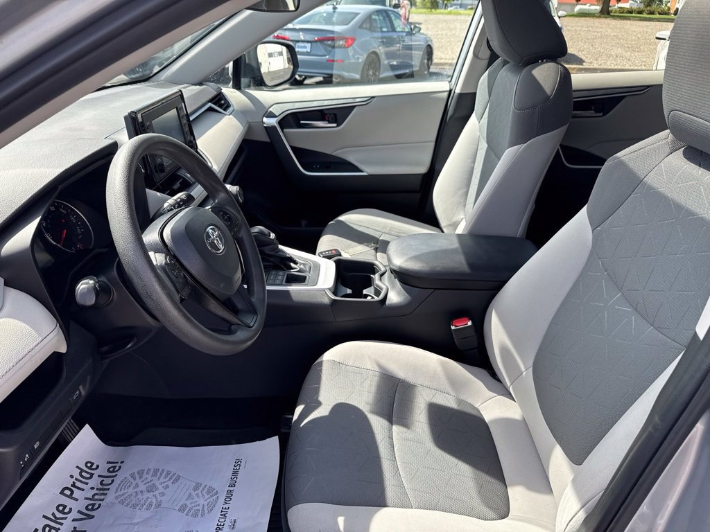 Used 2020 Toyota RAV4 XLE w/ Convenience Package AWD/4WD image 28