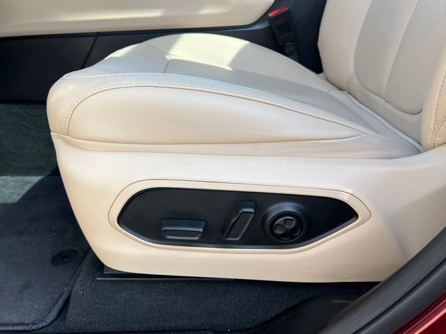 Used 2024 Jeep Grand Cherokee Limited w/ Luxury Tech Group II image 12