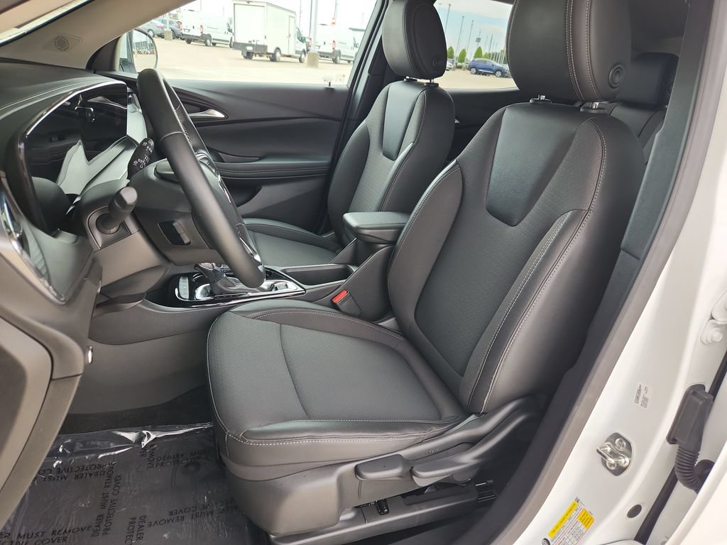Used 2025 Buick Encore GX Preferred FWD image 13