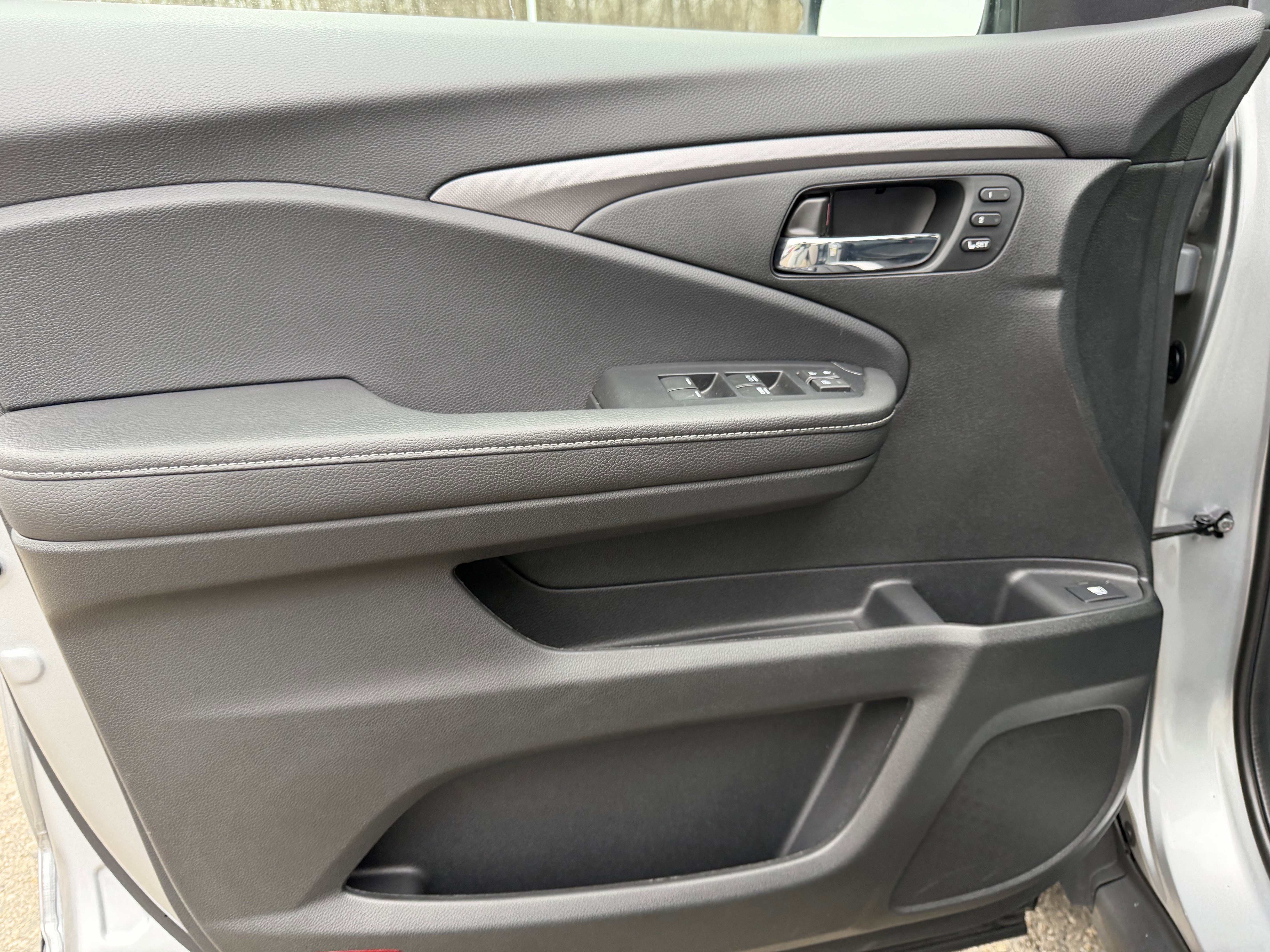 Used 2024 Honda Ridgeline RTL+ image 13