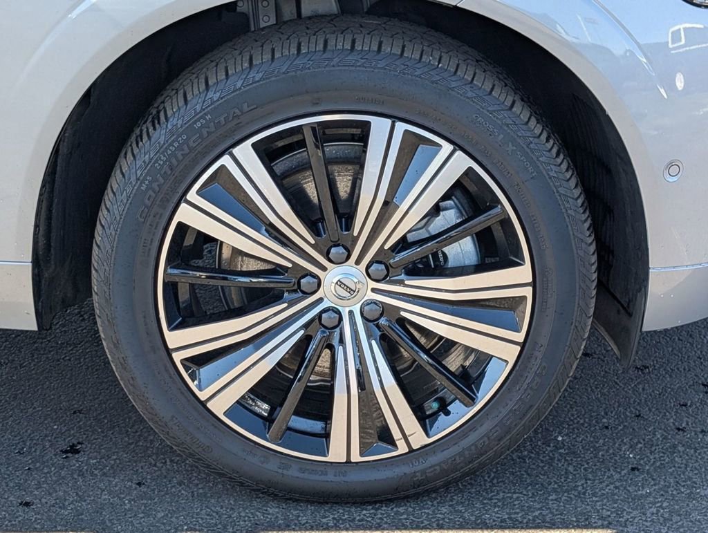 Used 2023 Volvo XC60 B6 Ultimate w/ Climate Package image 24