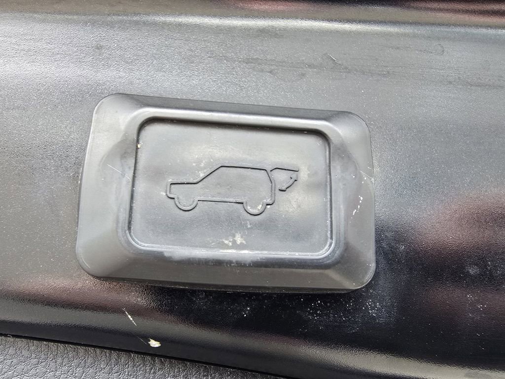 Used 2020 Toyota RAV4 XLE Premium image 18